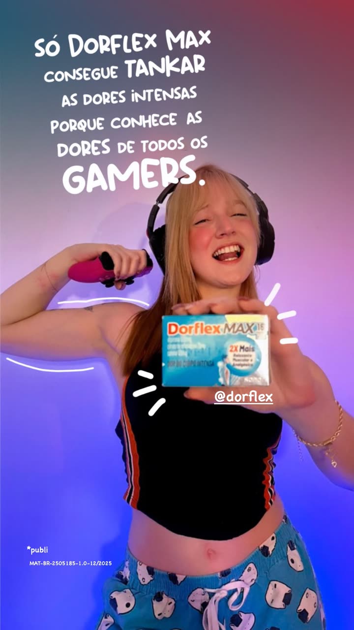 Steph segurando a caixa de Dorflex Max com headset gamer
